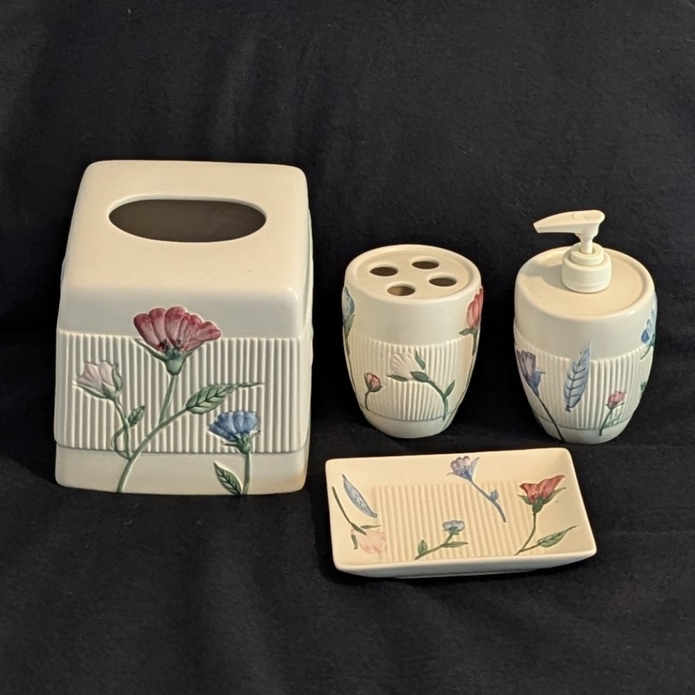 Floral Ceramic Bath Accessory Set